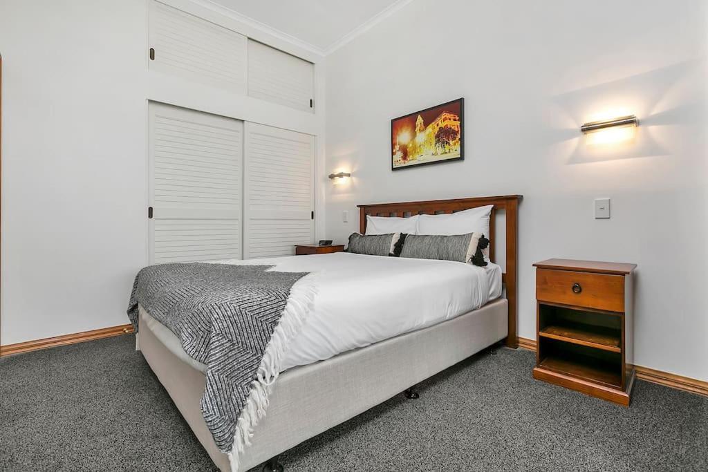 Spacious One Bedroom Apartment On Princes Wharf Auckland Extérieur photo